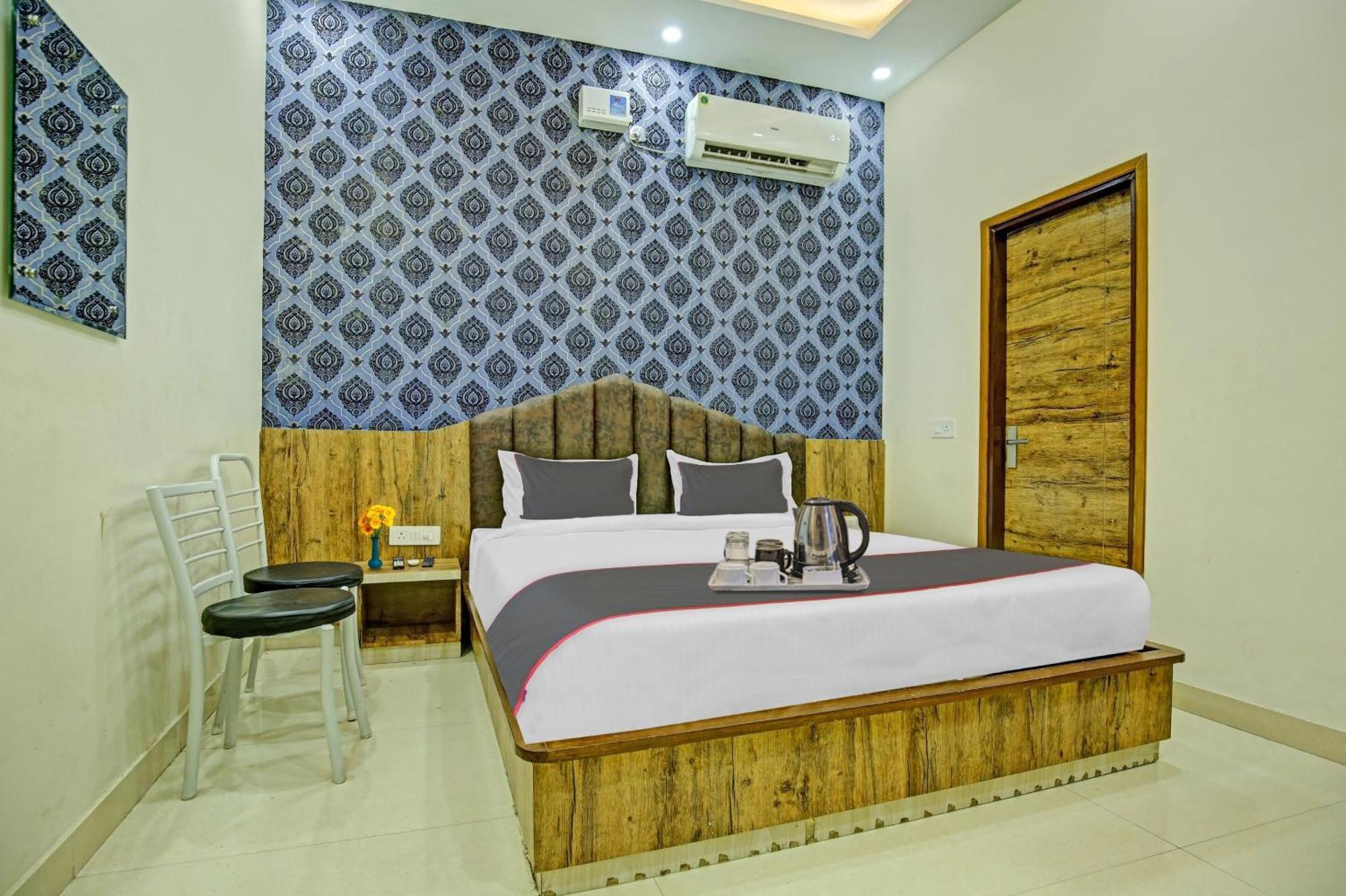 Zirakpur Collection O Rd Hotel מראה חיצוני תמונה