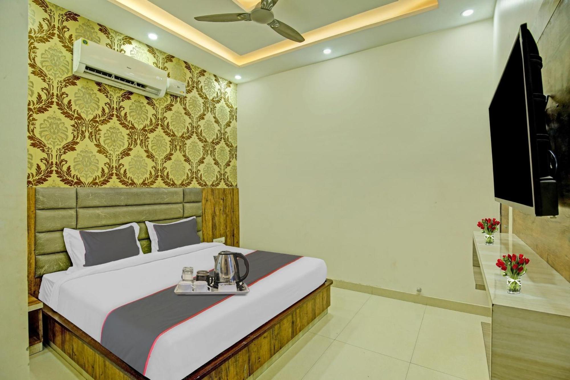 Zirakpur Collection O Rd Hotel מראה חיצוני תמונה
