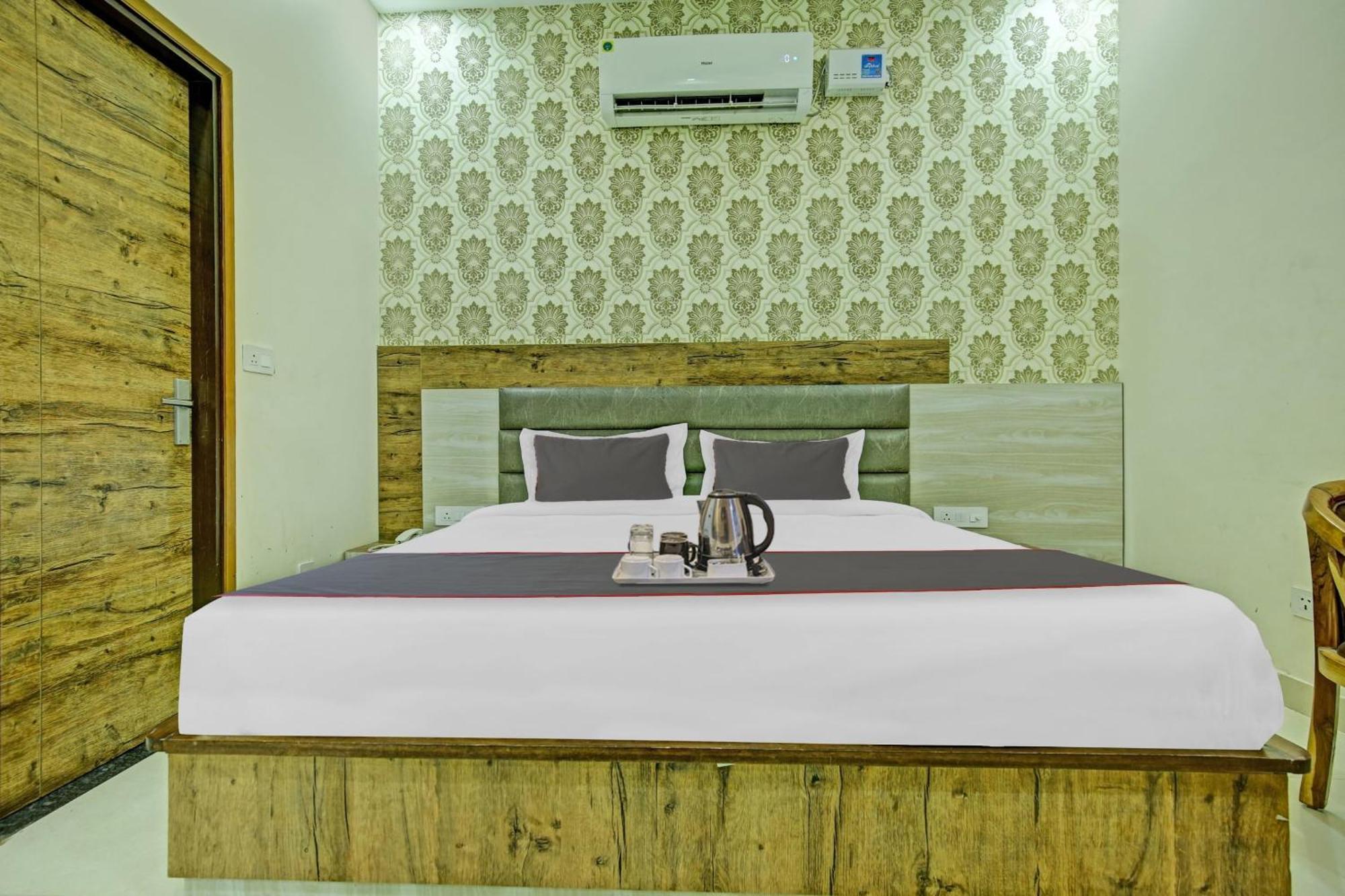 Zirakpur Collection O Rd Hotel מראה חיצוני תמונה