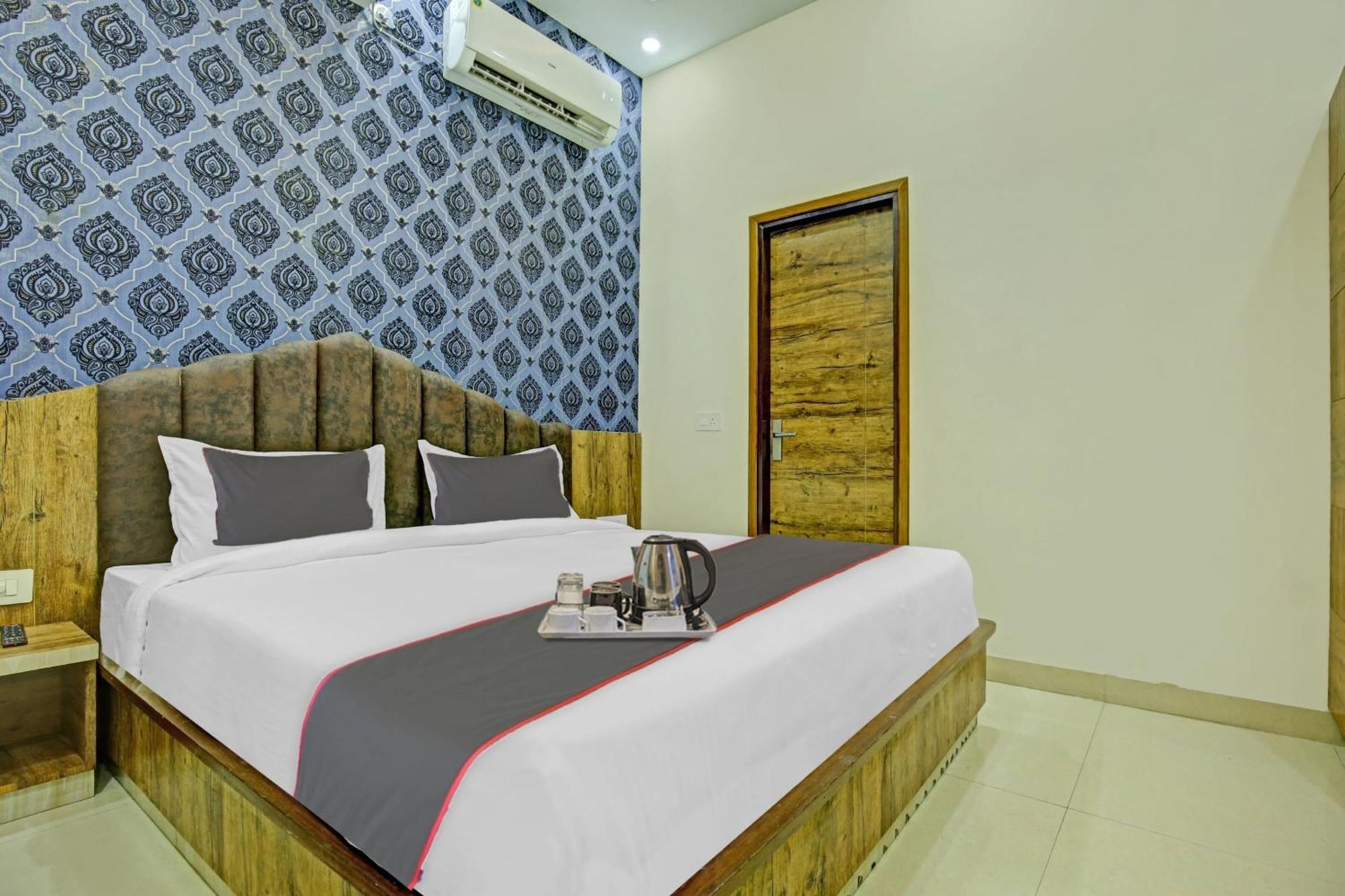 Zirakpur Collection O Rd Hotel מראה חיצוני תמונה